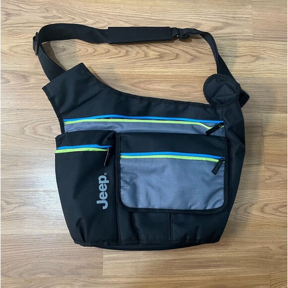 Brand New, never used, without Tags Jeep Crossbody/Shoulder Messenger Bag - Picture 2 of 7